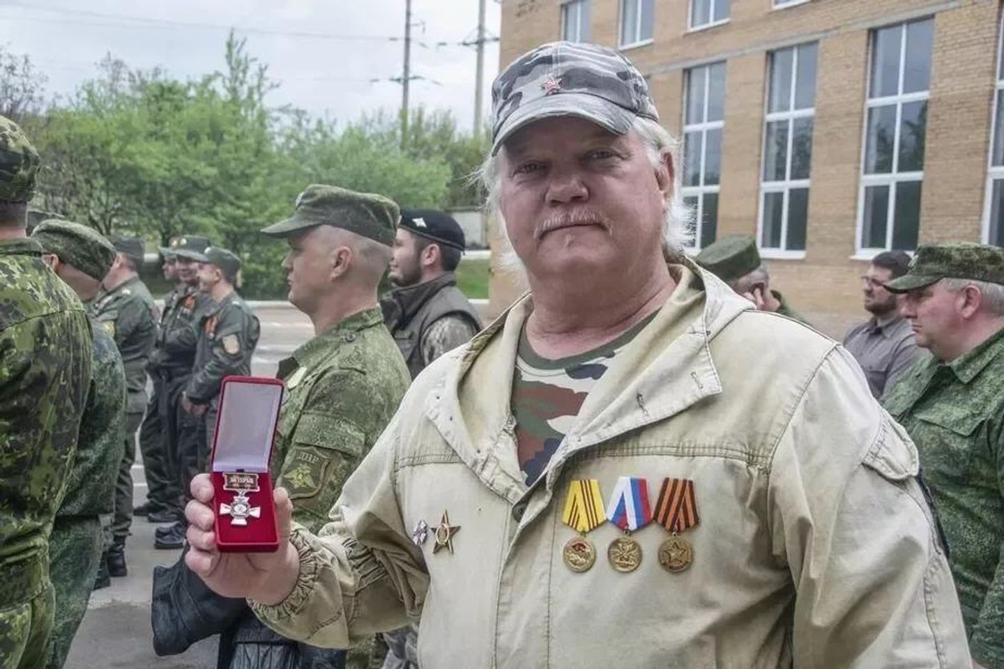 Рассел Бентли Рассел Бентли