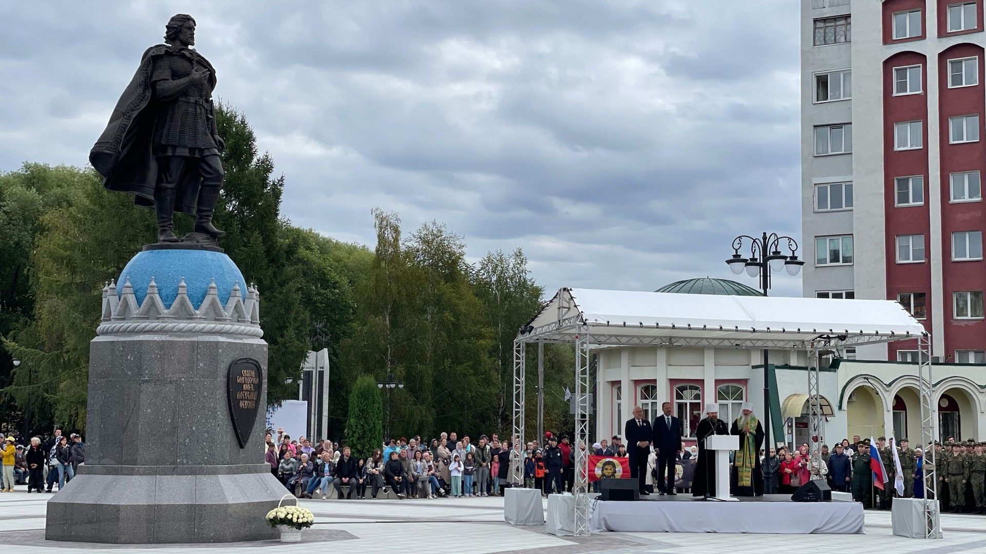 Церемония открытия памятника Александру Невскому в Кирове Церемония открытия памятника Александру Невскому в Кирове - РИА Новости, 1920, 21.09.2024