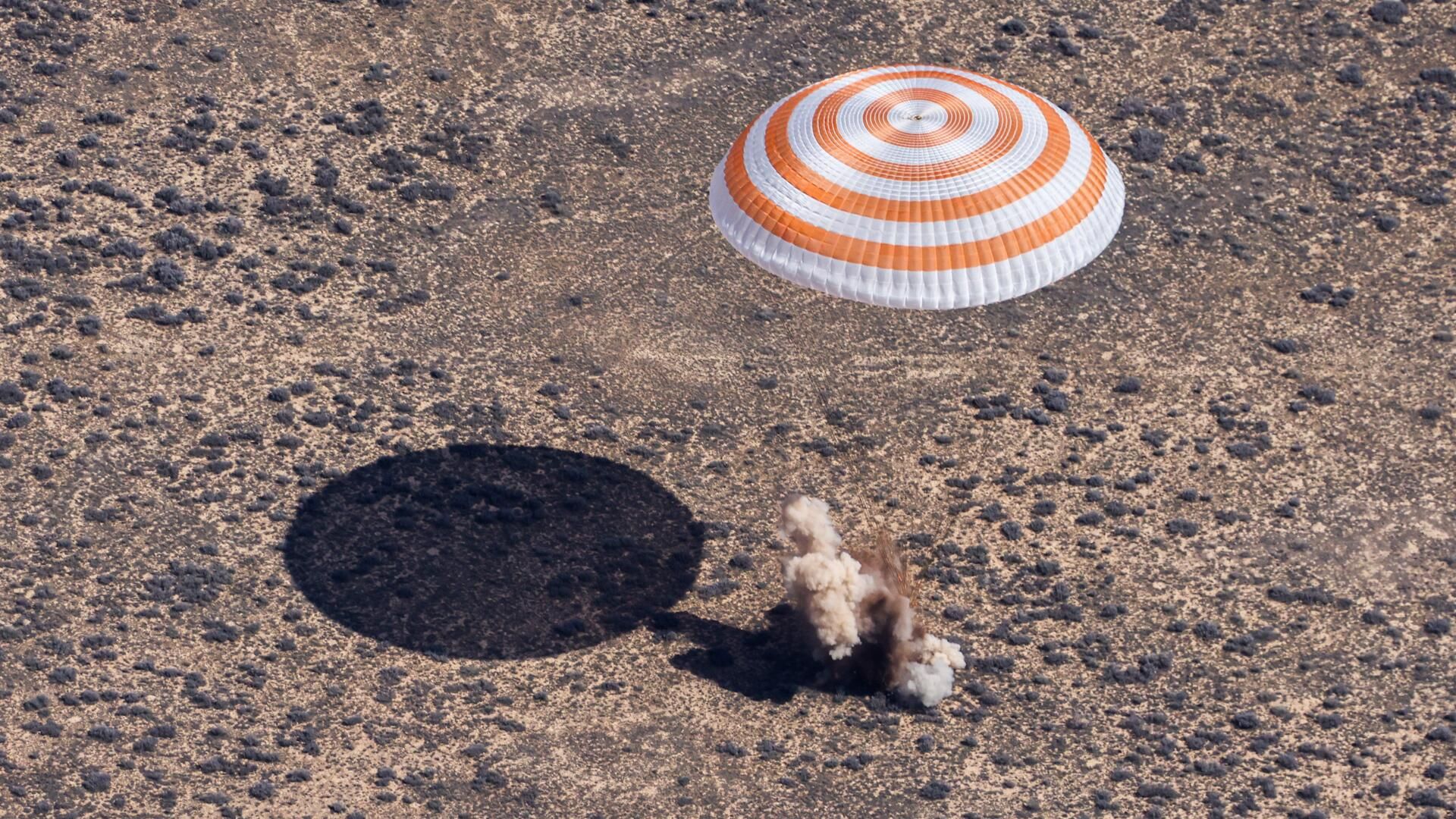 Приземление корабля Союз МС-25 после миссии на МКС Приземление корабля Союз МС-25 после миссии на МКС - РИА Новости, 1920, 23.09.2024