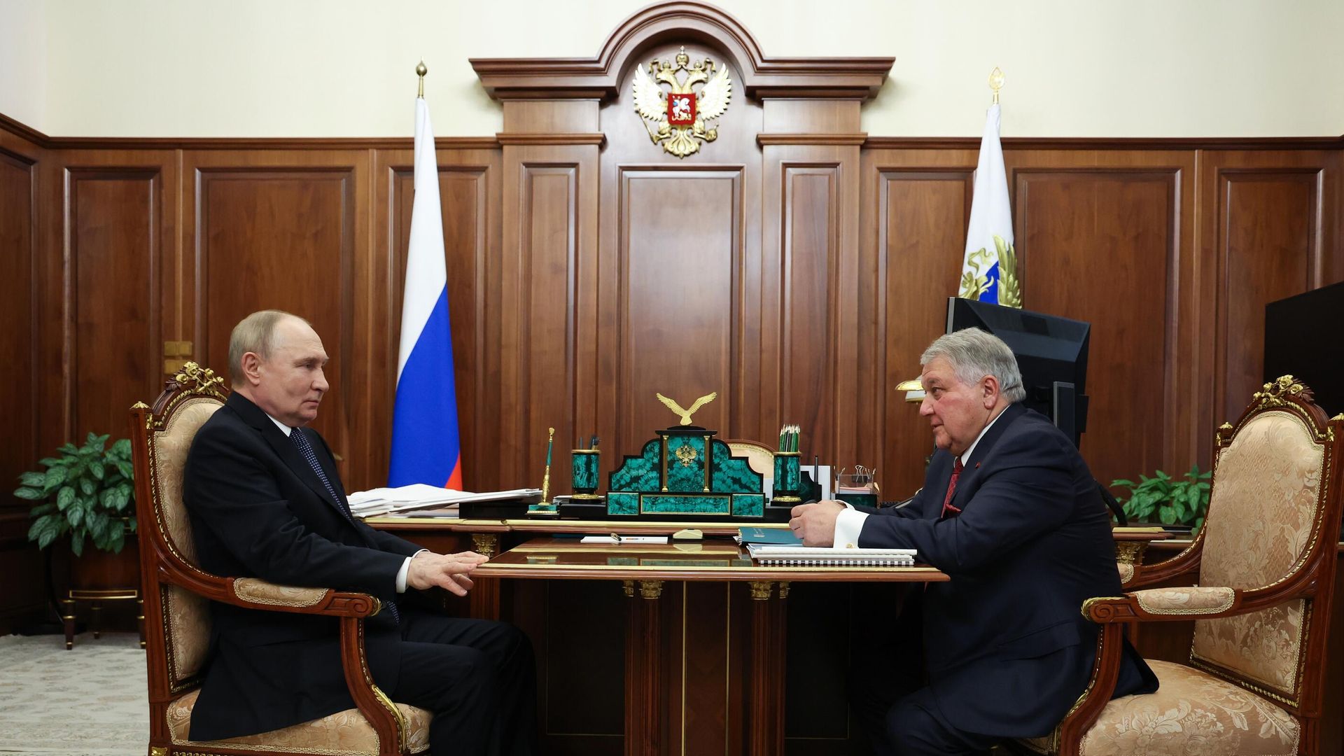 Президент Владимир Путин и глава Курчатовского института Михаил Ковальчук во время встречи Президент Владимир Путин и глава Курчатовского института Михаил Ковальчук во время встречи - РИА Новости, 1920, 23.09.2024