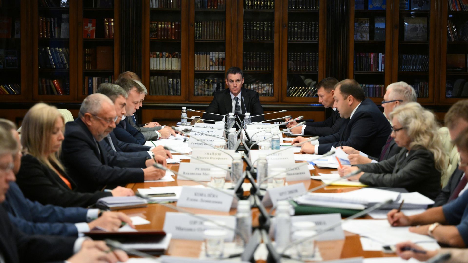 Заместитель председателя правительства РФ Дмитрий Патрушев проводит совещание по вопросам совершенствования охраны, воспроизводства и использования охотничьих ресурсов Заместитель председателя правительства РФ Дмитрий Патрушев проводит совещание по вопросам совершенствования охраны, воспроизводства и использования охотничьих ресурсов - РИА Новости, 1920, 23.09.2024
