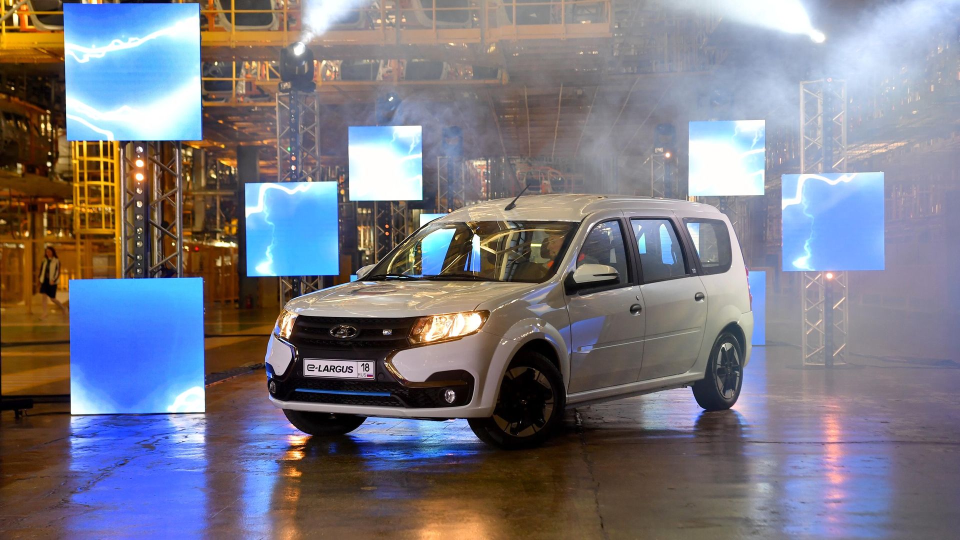 Запуск производства электромобиля Lada e-Largus на заводе в Ижевске Запуск производства электромобиля Lada e-Largus на заводе в Ижевске - РИА Новости, 1920, 25.09.2024