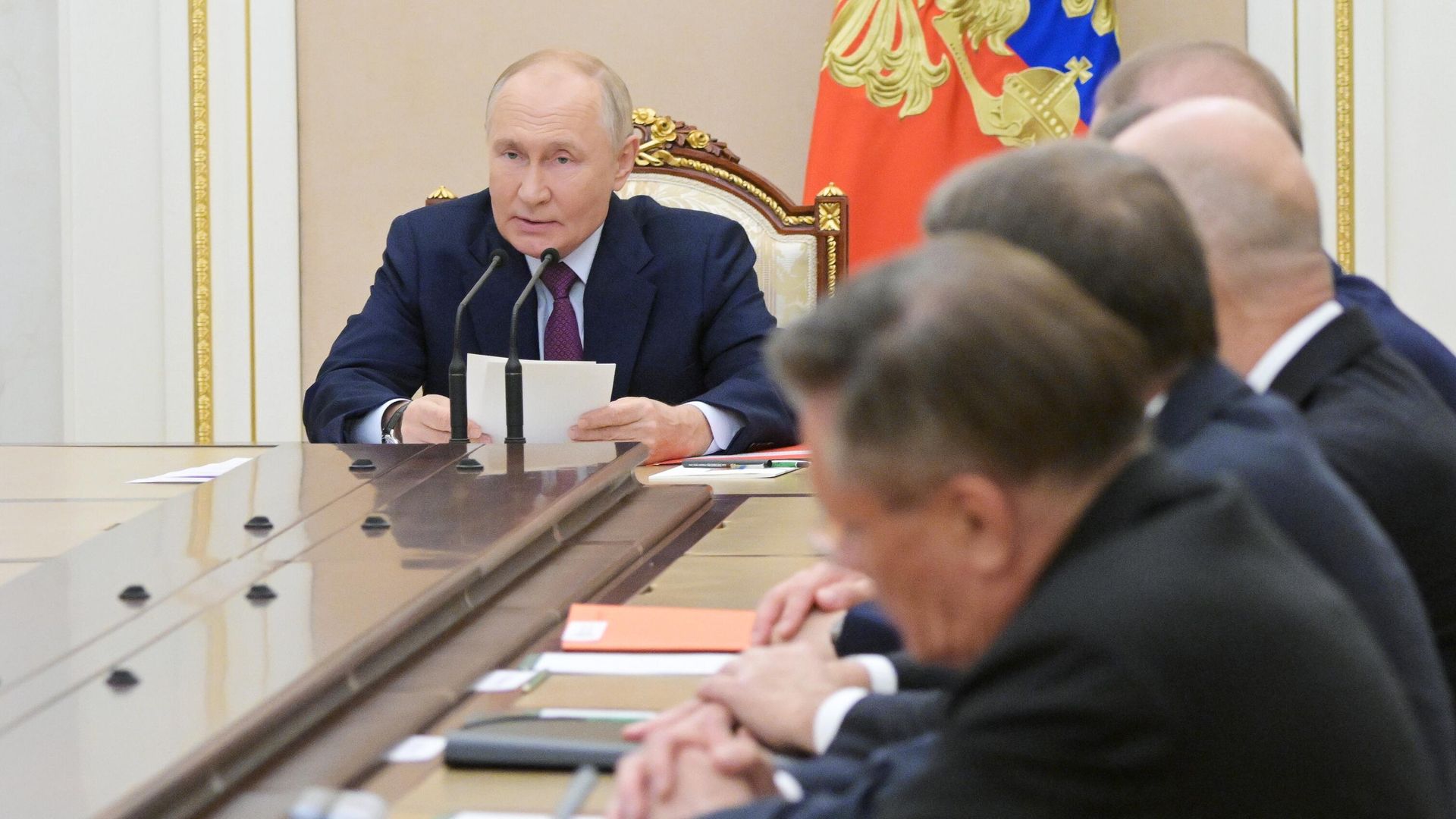 Президент РФ Владимир Путин проводит оперативное совещание с постоянными членами Совета безопасности РФ Президент РФ Владимир Путин проводит оперативное совещание с постоянными членами Совета безопасности РФ - РИА Новости, 1920, 26.09.2024