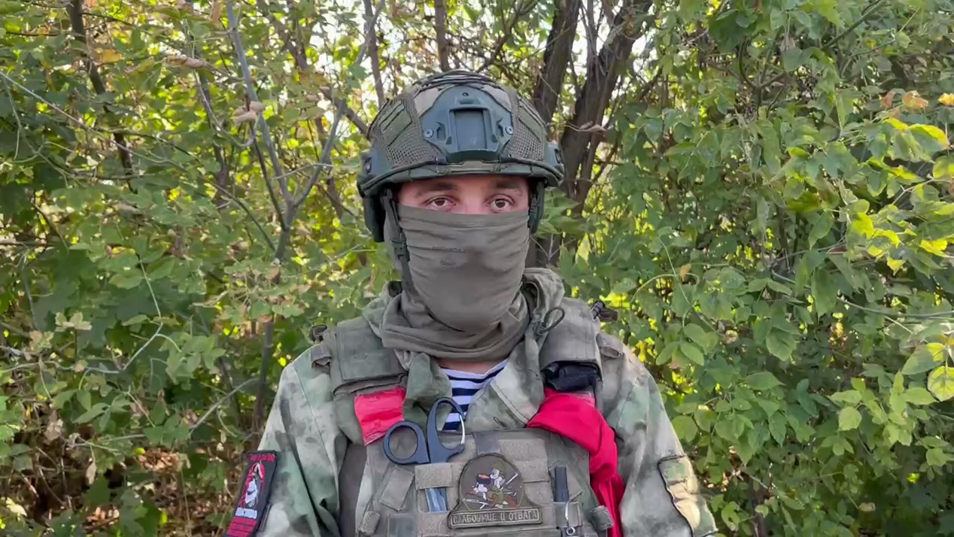 Комбат Як рассказывает, как удалось подавить пулеметное гнездо Комбат Як рассказывает, как удалось подавить пулеметное гнездо - РИА Новости, 1920, 27.09.2024