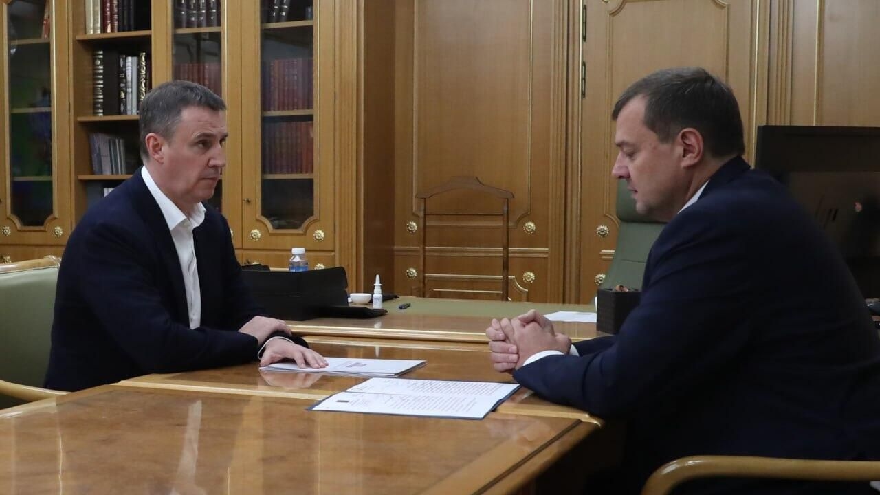 Вице-премьер РФ Дмитрий Патрушев и губернатор Запорожской области Евгений Балицкий во время рабочей встречи Вице-премьер РФ Дмитрий Патрушев и губернатор Запорожской области Евгений Балицкий во время рабочей встречи - РИА Новости, 1920, 26.09.2024