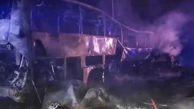 Место ДТП с участием пассажирского автобуса и грузовика в станице Старокорсунской на Кубани Место ДТП с участием пассажирского автобуса и грузовика в станице Старокорсунской на Кубани - РИА Новости, 1920, 30.09.2024