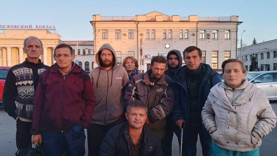 Освобожденные люди из трудового рабства в Тульской области Освобожденные люди из трудового рабства в Тульской области - РИА Новости, 1920, 30.09.2024