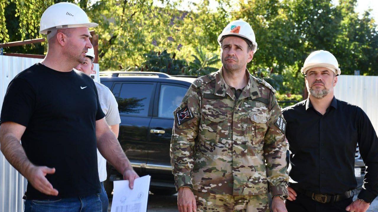 Губернатор Хабаровского края Дмитрий Демешин во время рабочей поездки в Донецкую Народную Республику Губернатор Хабаровского края Дмитрий Демешин во время рабочей поездки в Донецкую Народную Республику - РИА Новости, 1920, 30.09.2024