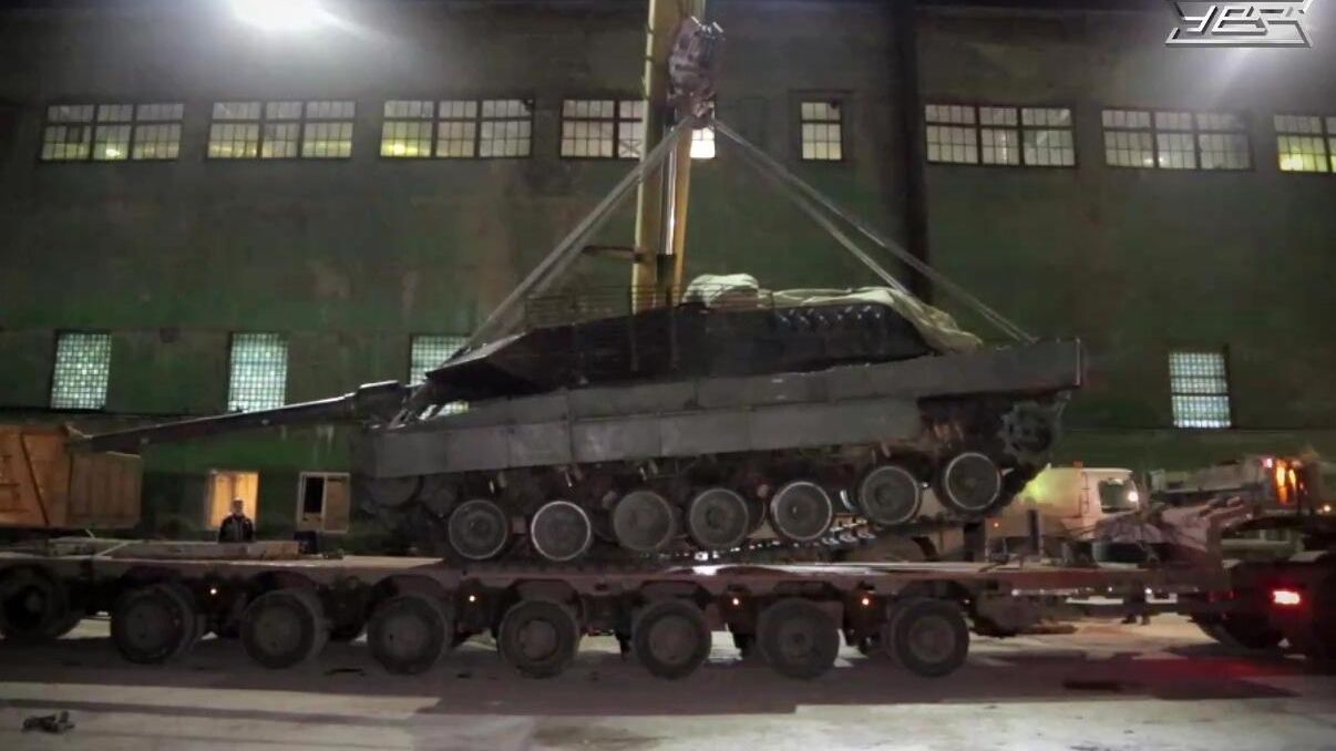Немецкий танк Leopard, подбитый российскими военнослужащими в зоне проведения специальной военной операции, на территории Уралвагонзавода в Нижнем Тагиле Немецкий танк Leopard, подбитый российскими военнослужащими в зоне проведения специальной военной операции, на территории Уралвагонзавода в Нижнем Тагиле - РИА Новости, 1920, 03.10.2024