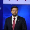 Кандидат в вице-президенты США Джей-Ди Вэнс во время дебатов в Нью-Йорке Кандидат в вице-президенты США Джей-Ди Вэнс во время дебатов в Нью-Йорке