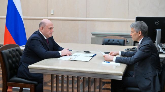 Председатель правительства РФ Михаил Мишустин и председатель правления АО Россельхозбанк Борис Листов во время встречи. 2 октября 2024