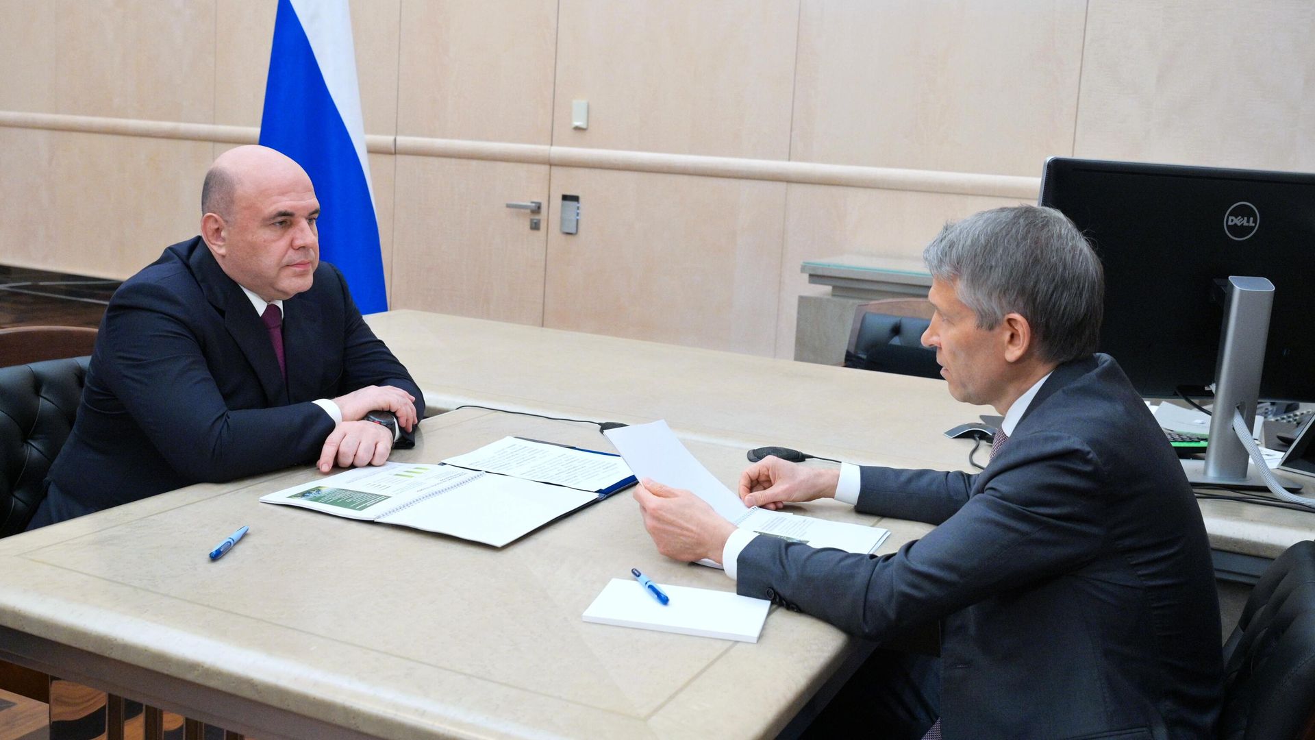 Председатель правительства РФ Михаил Мишустин и председатель правления АО Россельхозбанк Борис Листов во время встречи. 2 октября 2024 Председатель правительства РФ Михаил Мишустин и председатель правления АО Россельхозбанк Борис Листов во время встречи. 2 октября 2024 - РИА Новости, 1920, 02.10.2024