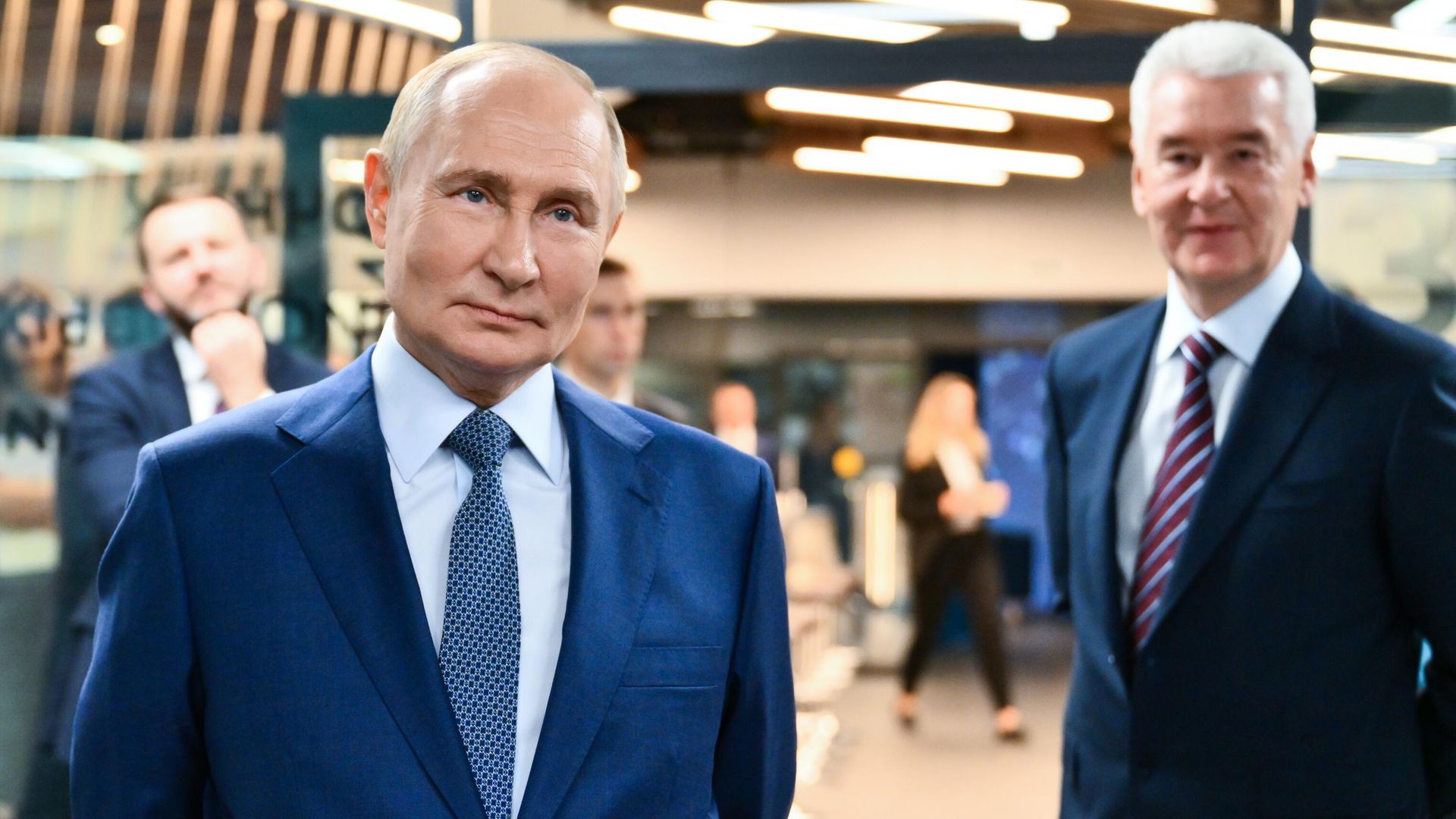 Президент РФ Владимир Путин посещает индустриальный парк Руднево в Москве. 2 октября 2024 Президент РФ Владимир Путин посещает индустриальный парк Руднево в Москве. 2 октября 2024 - РИА Новости, 1920, 02.10.2024