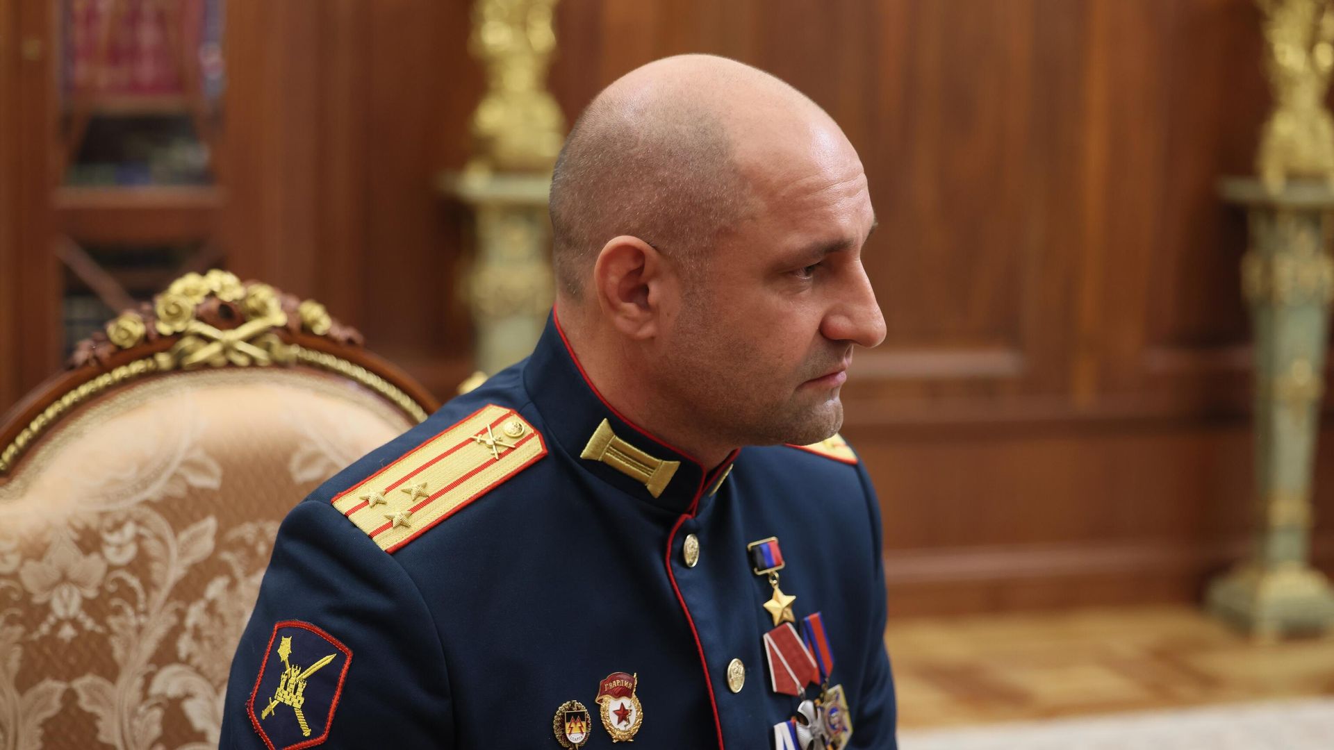 Президент Владимир Путин назначил Артема Жогу полпредом в УрФО Президент Владимир Путин назначил Артема Жогу полпредом в УрФО - РИА Новости, 1920, 03.10.2024