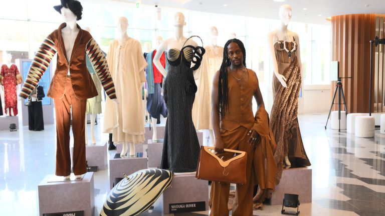 Выставка Наследие на саммите модной индустрии BRICS+ Fashion Summit в концертном зале парка Зарядье Выставка Наследие на саммите модной индустрии BRICS+ Fashion Summit в концертном зале парка Зарядье