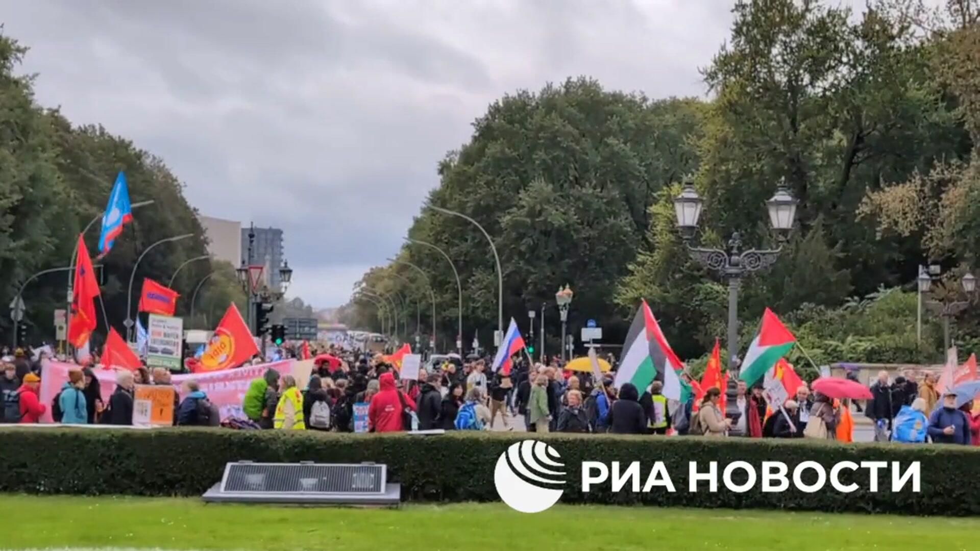 Митинг в Берлине за мирное урегулирование конфликтов на Украине и на Ближнем Востоке Митинг в Берлине за мирное урегулирование конфликтов на Украине и на Ближнем Востоке - РИА Новости, 1920, 03.10.2024
