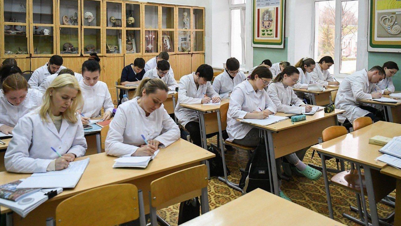 Студенты-медики Студенты-медики - РИА Новости, 1920, 03.10.2024