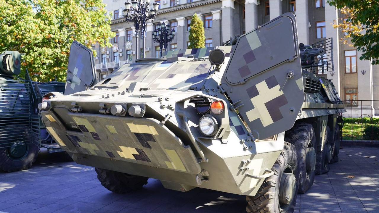 Выставка трофейной техники из зоны проведения специальной военной операции на площади победы во Владикавказе. 5 октября 2024 Выставка трофейной техники из зоны проведения специальной военной операции на площади победы во Владикавказе. 5 октября 2024 - РИА Новости, 1920, 05.10.2024