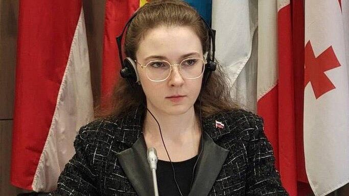 И.о. руководителя российской делегации на переговорах в Вене по вопросам военной безопасности и контроля над вооружениями Юлия Жданова И.о. руководителя российской делегации на переговорах в Вене по вопросам военной безопасности и контроля над вооружениями Юлия Жданова - РИА Новости, 1920, 18.11.2024