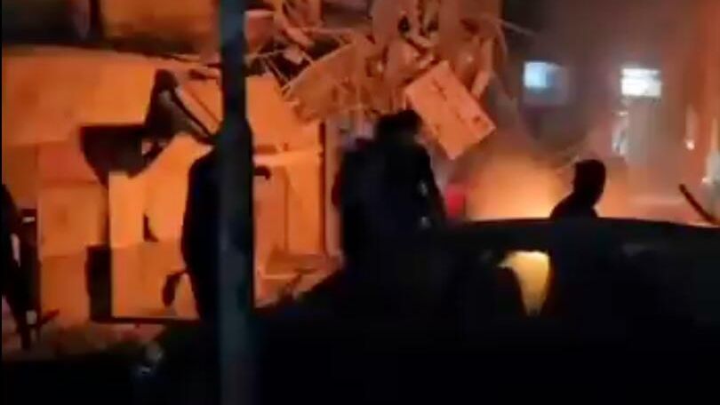Израильские ВВС нанесли удар по зданию в центре Дамаска Израильские ВВС нанесли удар по зданию в центре Дамаска - РИА Новости, 1920, 08.10.2024