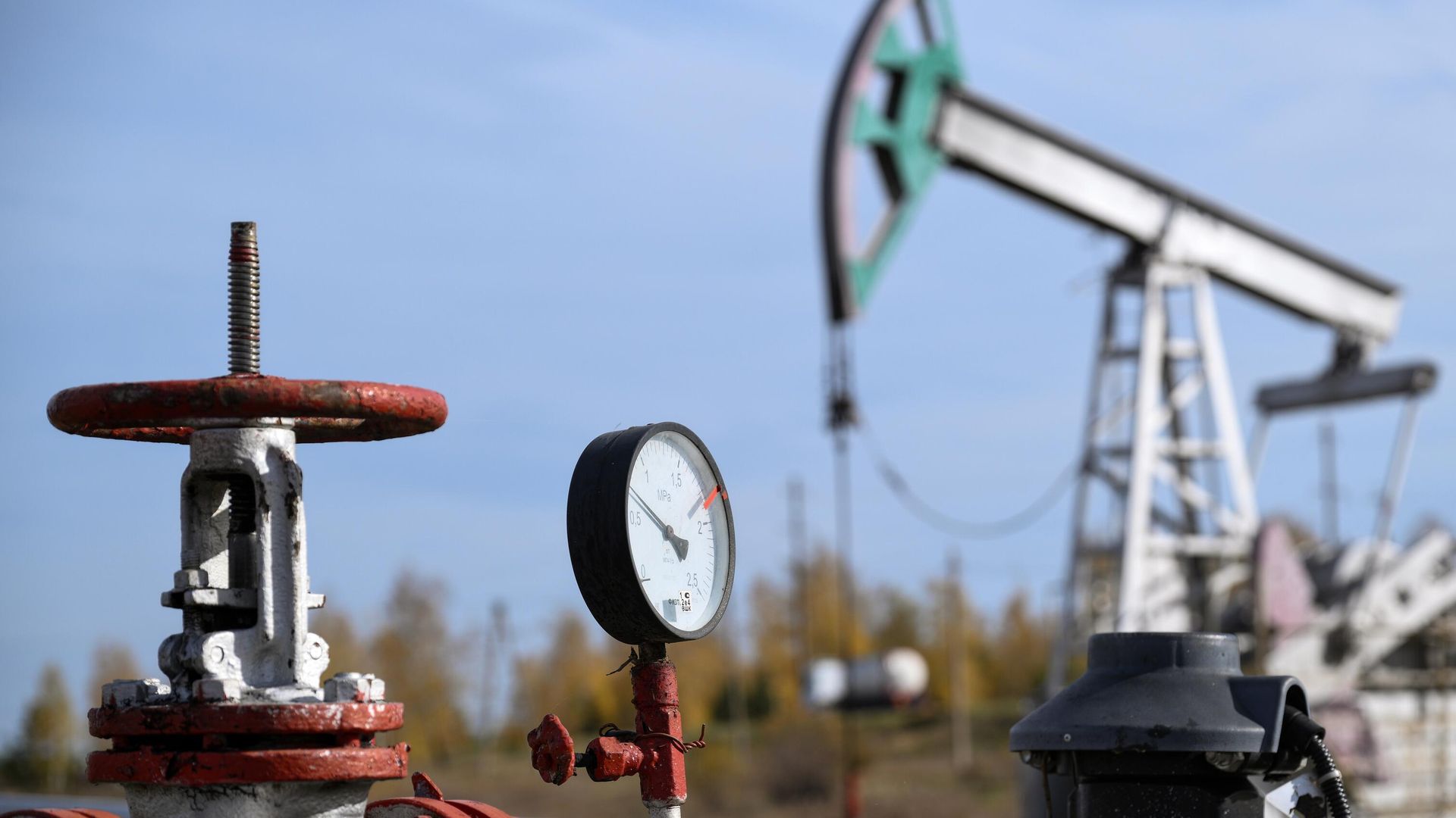 Добыча нефти в Татарстане Добыча нефти в Татарстане - РИА Новости, 1920, 20.02.2025