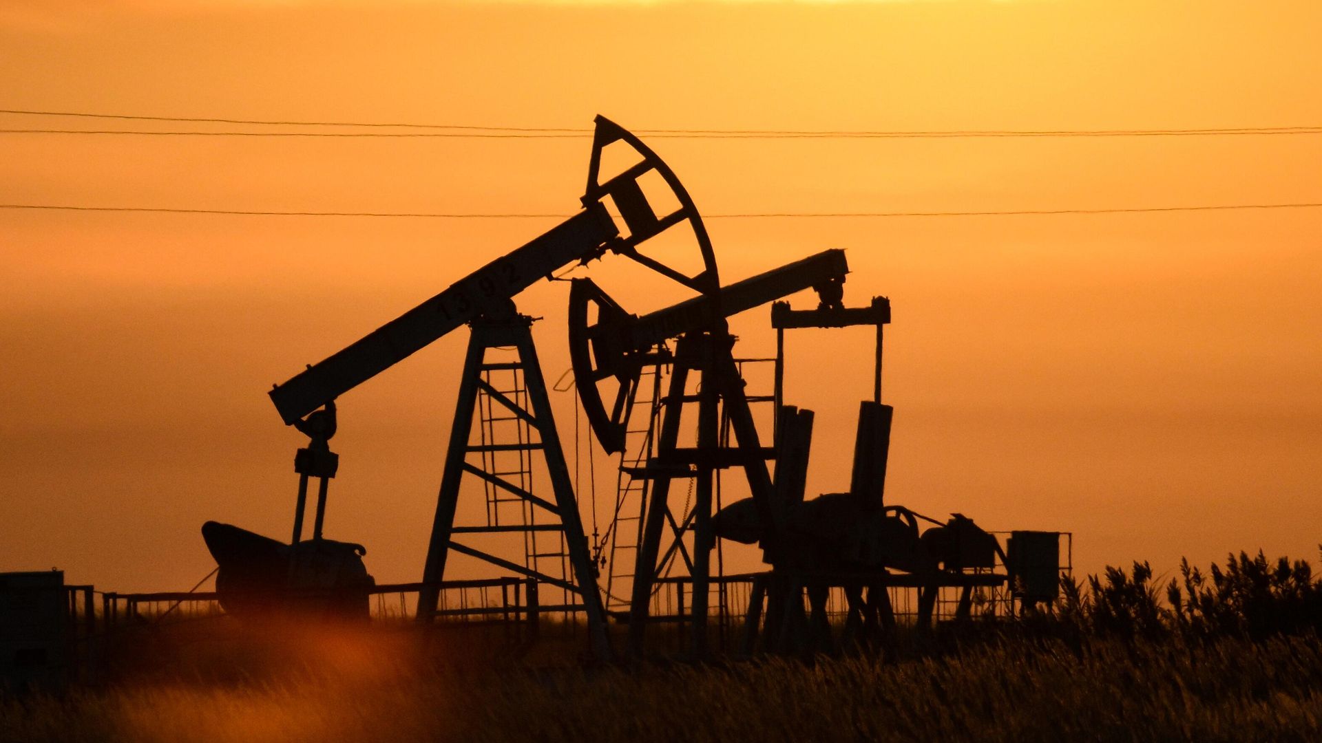 Добыча нефти Добыча нефти - РИА Новости, 1920, 11.08.2026