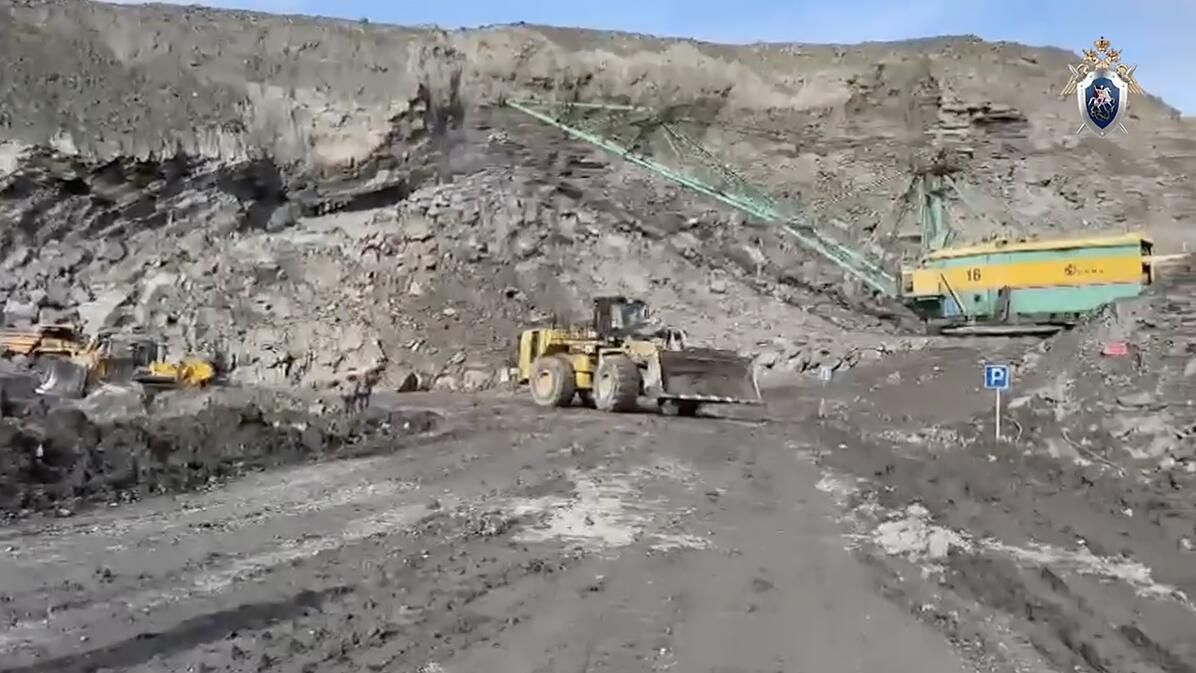Место обрушения породы на угольном предприятии в Кемеровской области - Кузбассе. 10 октября 2024 Место обрушения породы на угольном предприятии в Кемеровской области - Кузбассе. 10 октября 2024 - РИА Новости, 1920, 10.10.2024