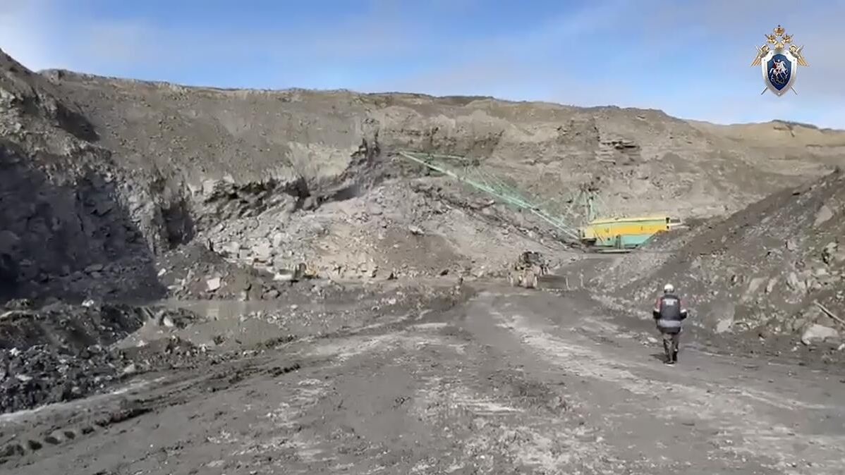 Место обрушения породы на угольном предприятии в Кемеровской области - Кузбассе. 10 октября 2024 Место обрушения породы на угольном предприятии в Кемеровской области - Кузбассе. 10 октября 2024 - РИА Новости, 1920, 10.10.2024