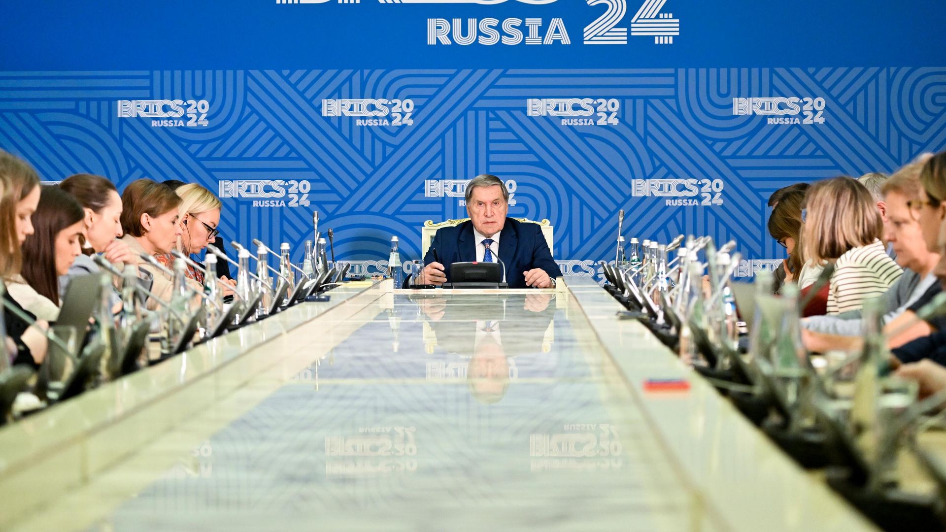 Помощник президента РФ Юрий Ушаков на брифинге в Москве по проведению саммита БРИКС в Казани Помощник президента РФ Юрий Ушаков на брифинге в Москве по проведению саммита БРИКС в Казани - РИА Новости, 1920, 10.10.2024