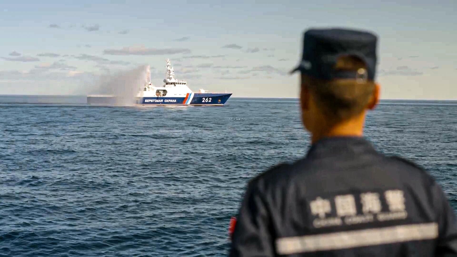 Первое совместное патрулирование кораблей береговых охран России и Китая в северной части Тихого океана Первое совместное патрулирование кораблей береговых охран России и Китая в северной части Тихого океана - РИА Новости, 1920, 11.10.2024