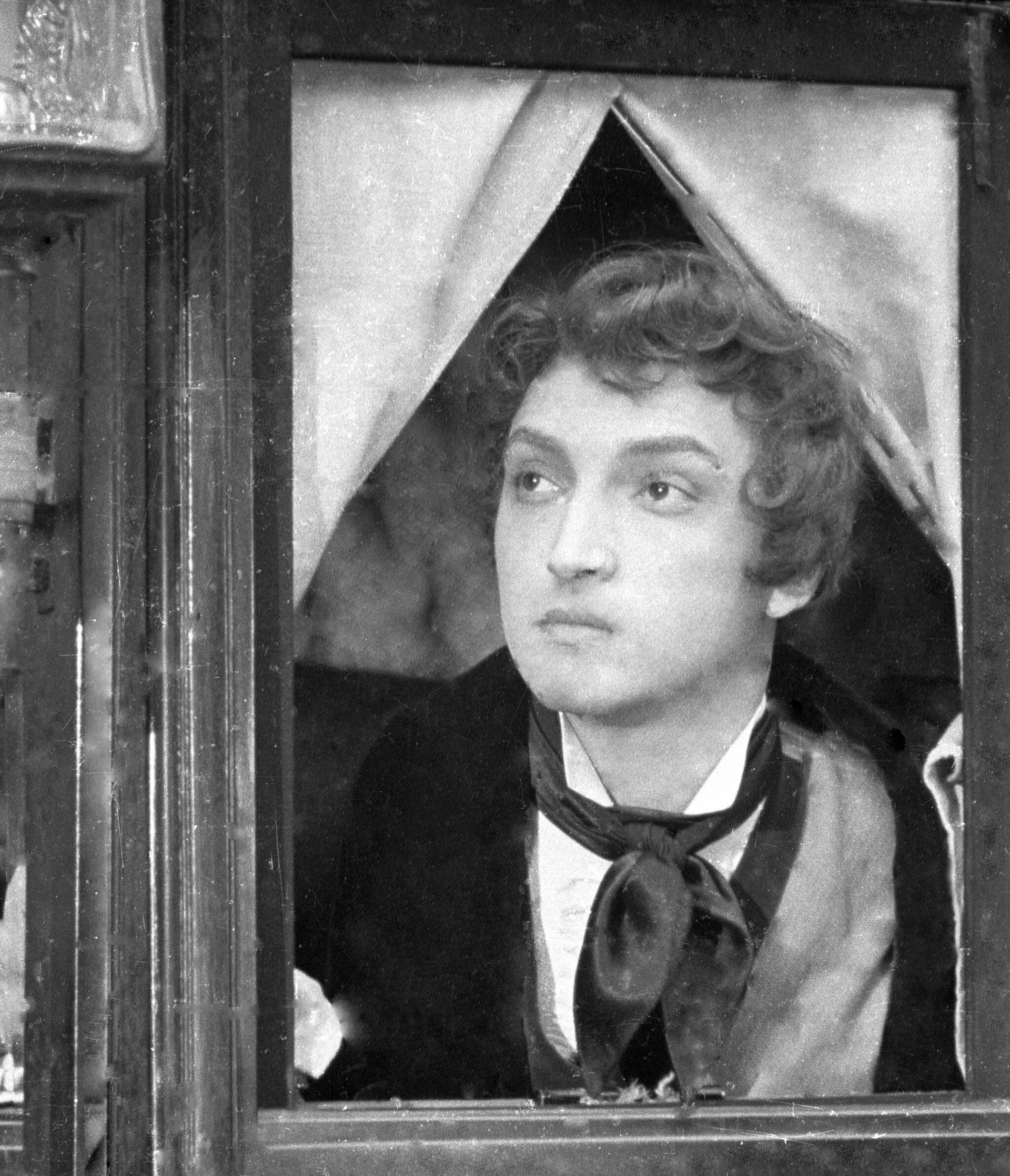 Артист Михаил Козаков в роли Шарля Гранде в фильме Евгения Гранде Артист Михаил Козаков в роли Шарля Гранде в фильме Евгения Гранде - РИА Новости, 1920, 06.06.2025