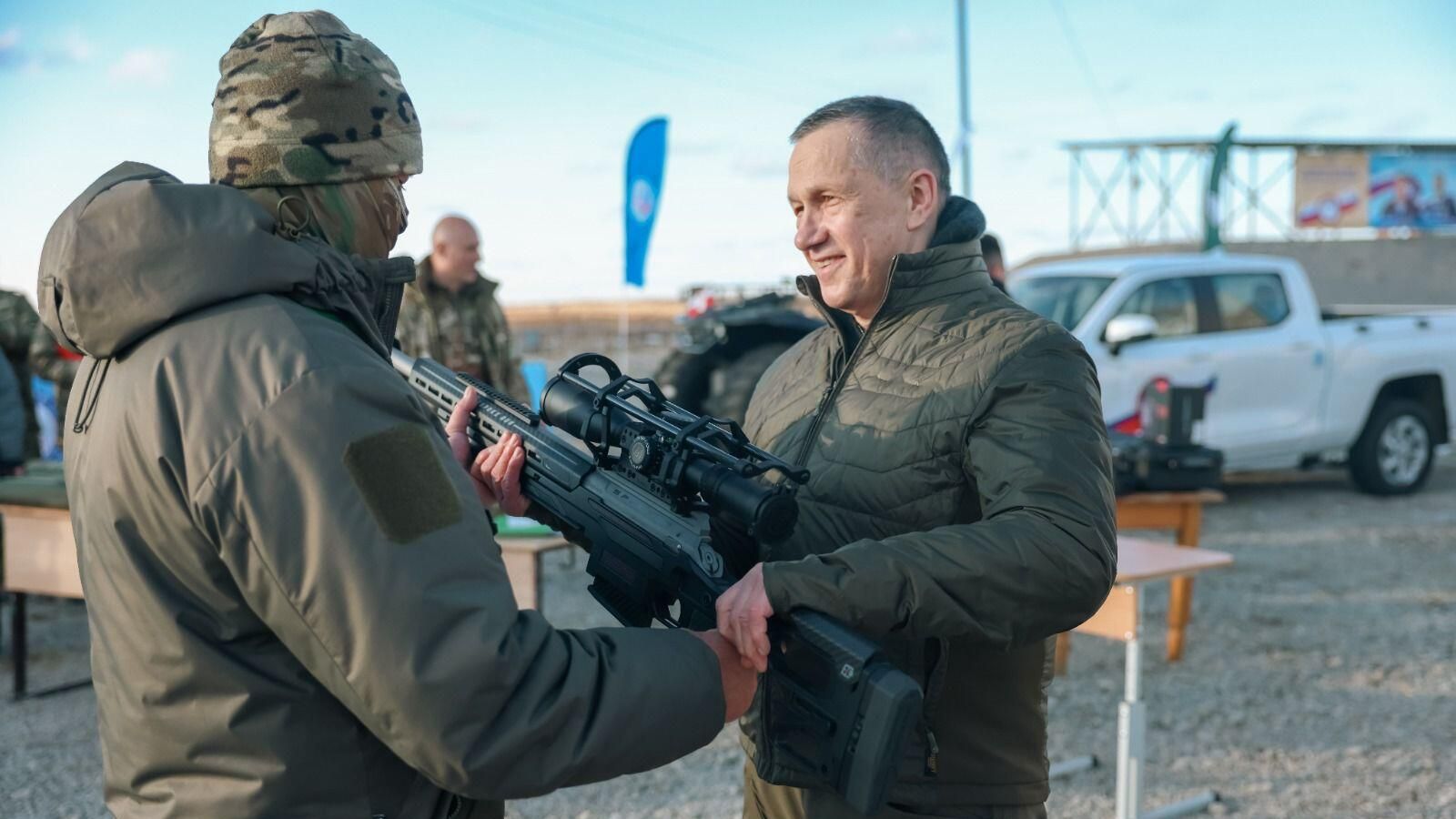 Полпред президента России в Дальневосточном федеральном округе Юрий Трутнев передал высокоточную винтовку 155-ой бригаде морской пехоты Тихоокеанского флота Полпред президента России в Дальневосточном федеральном округе Юрий Трутнев передал высокоточную винтовку 155-ой бригаде морской пехоты Тихоокеанского флота - РИА Новости, 1920, 13.10.2024