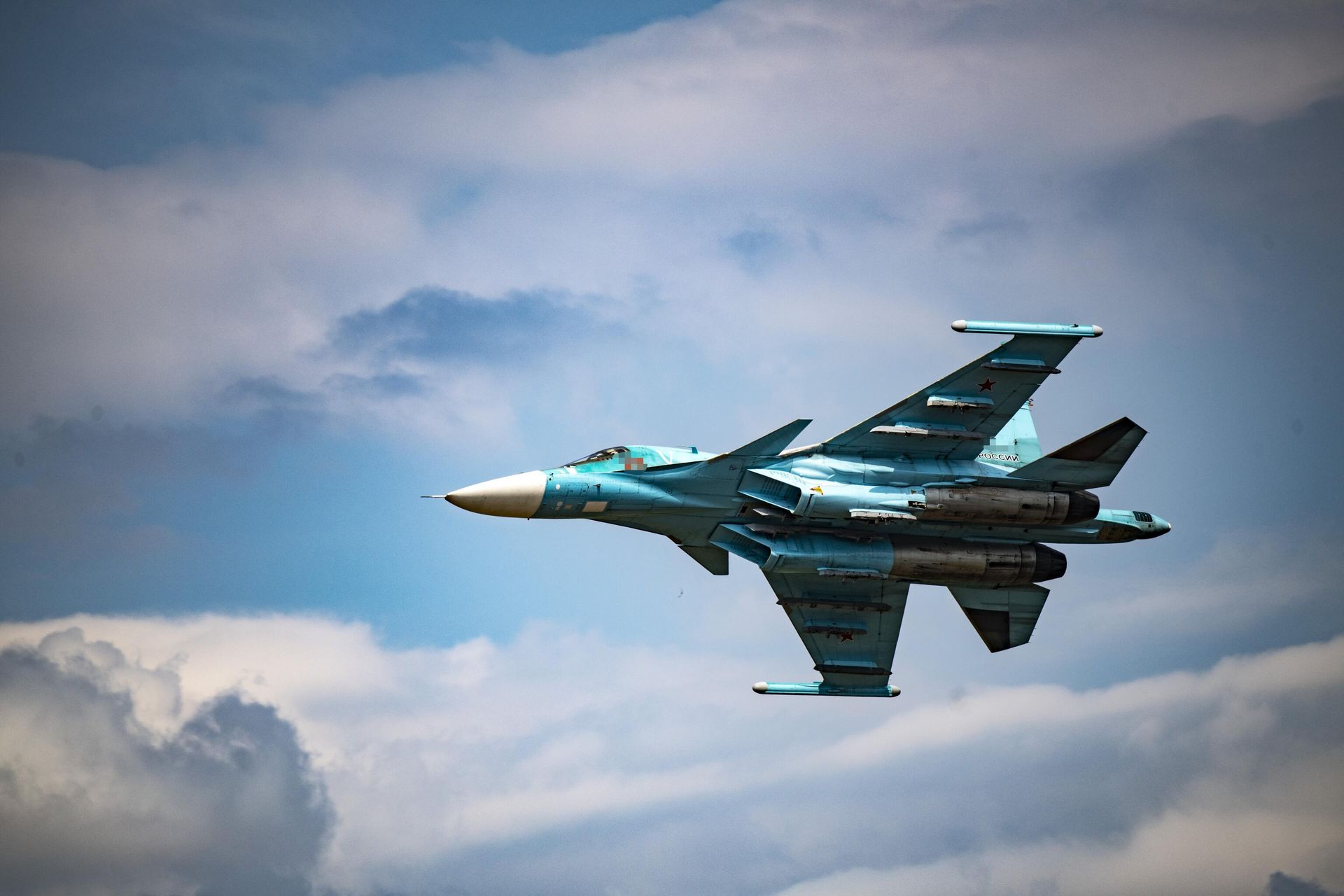 Полет истребителя-бомбардировщика Су-34 ВКС России в зоне проведения спецоперации - РИА Новости, 1920, 12.01.2026