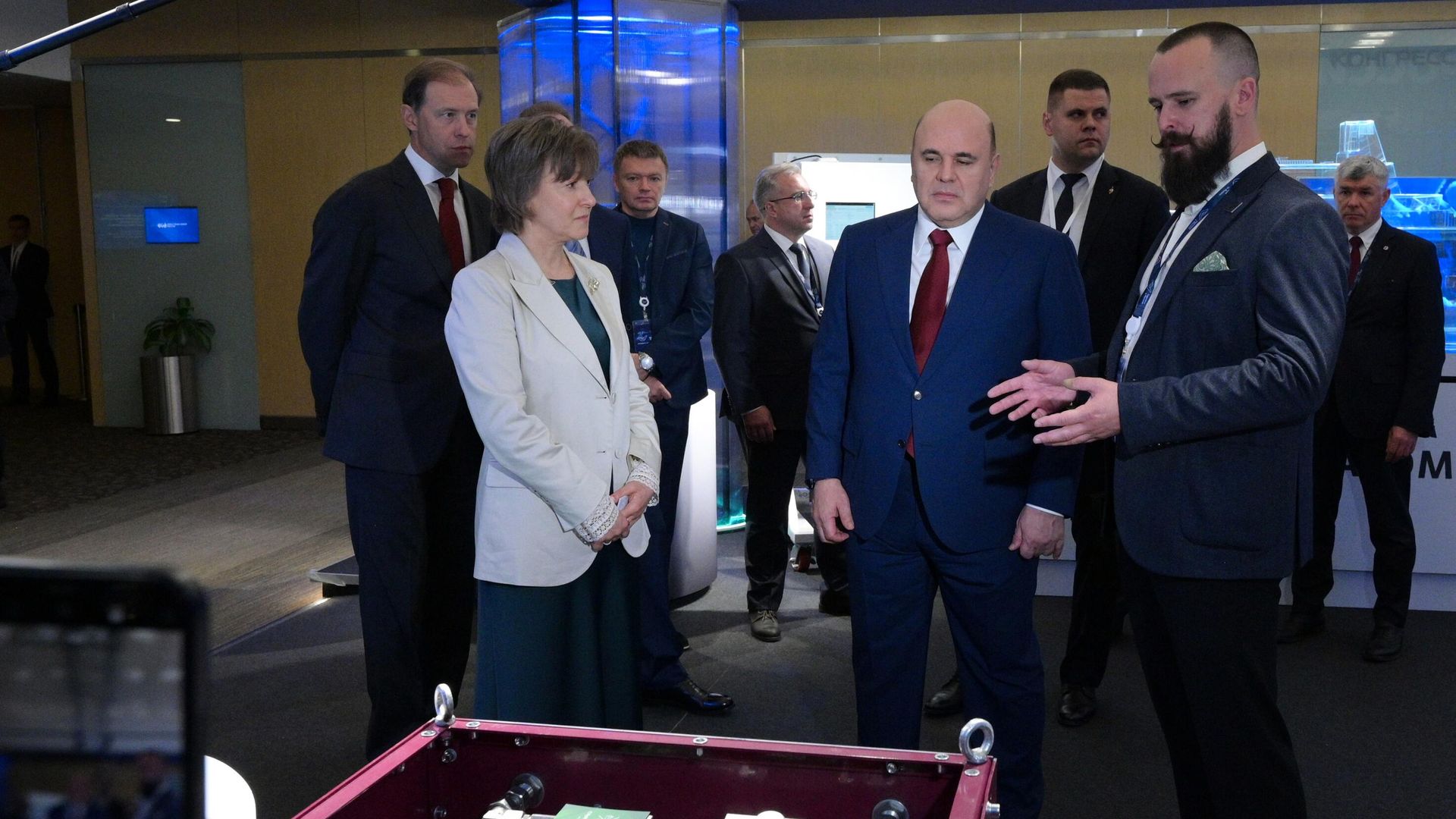 Председатель правительства РФ Михаил Мишустин во время посещения выставки в рамках Международного экспортного форума Сделано в России Председатель правительства РФ Михаил Мишустин во время посещения выставки в рамках Международного экспортного форума Сделано в России - РИА Новости, 1920, 14.10.2024
