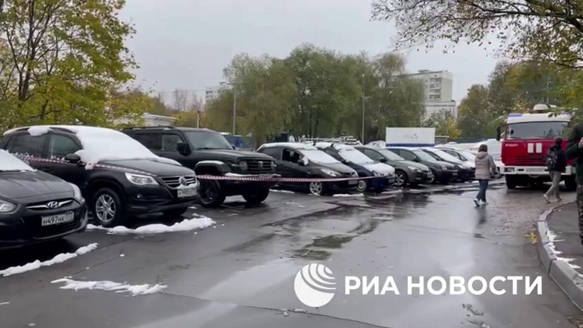 Кадры московского двора, где было совершено покушение на убийство Кадры московского двора, где было совершено покушение на убийство - РИА Новости, 1920, 15.10.2024