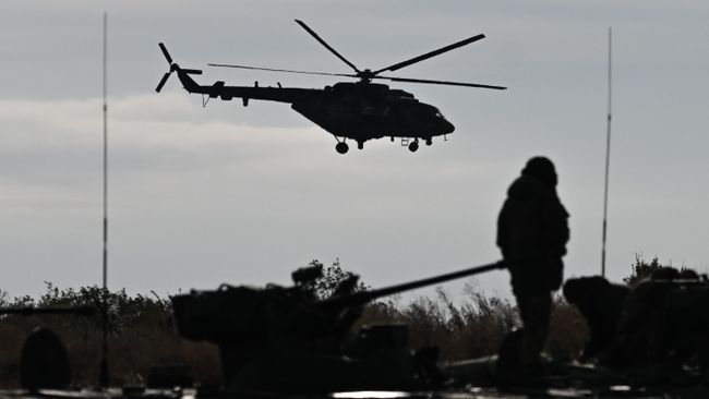Вертолет Ми-8 ВКС России в районе СВО