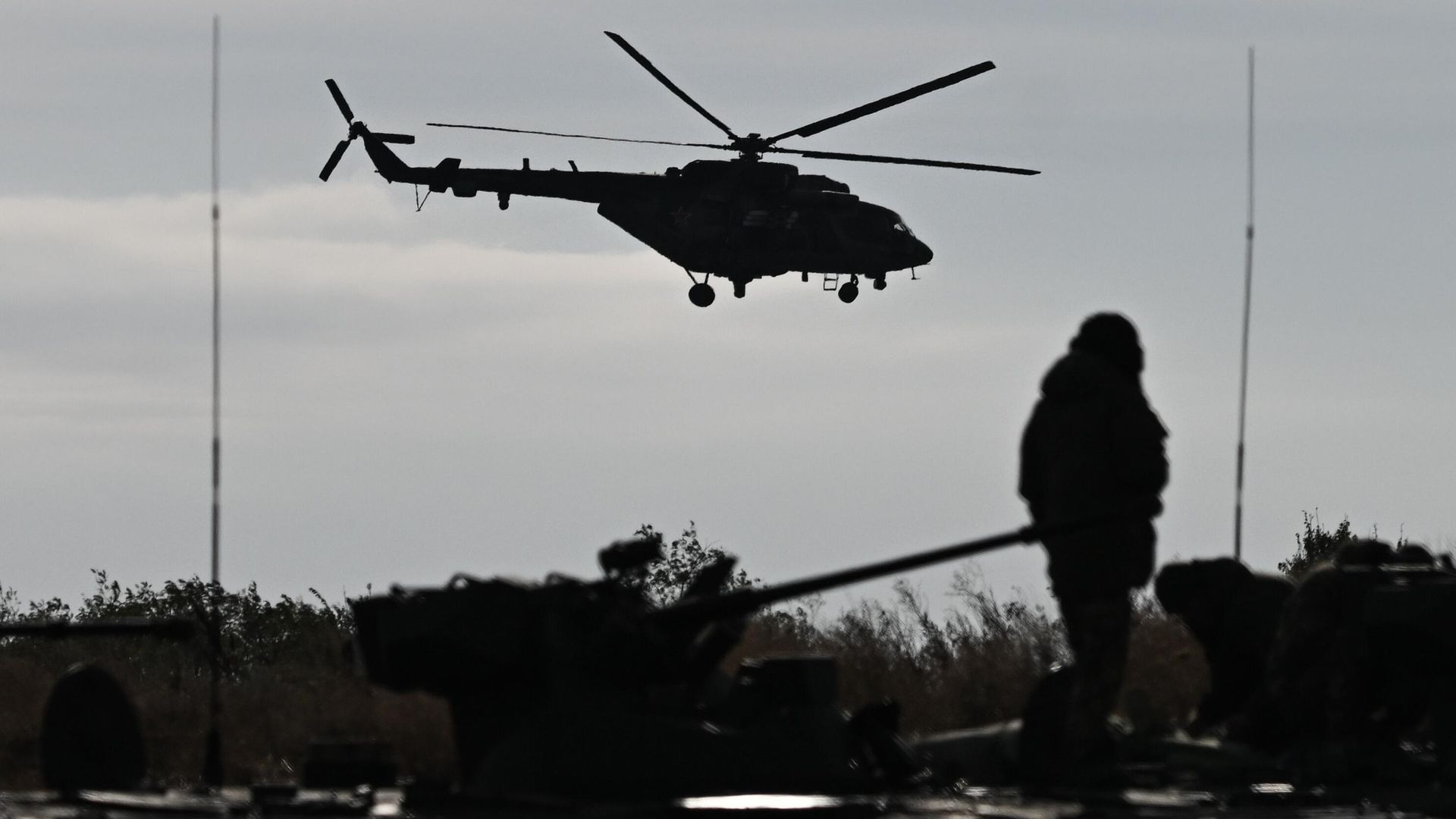 Вертолет Ми-8 ВКС России в районе СВО Вертолет Ми-8 ВКС России в районе СВО - РИА Новости, 1920, 15.10.2024
