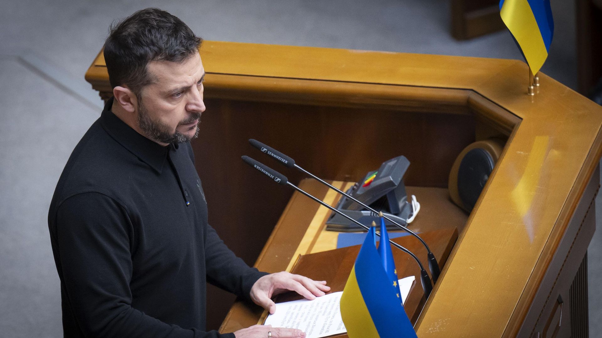 Владимир Зеленский во время выступления в Верховной раде Украины. 16 октября 2024 Владимир Зеленский во время выступления в Верховной раде Украины. 16 октября 2024 - РИА Новости, 1920, 16.10.2024