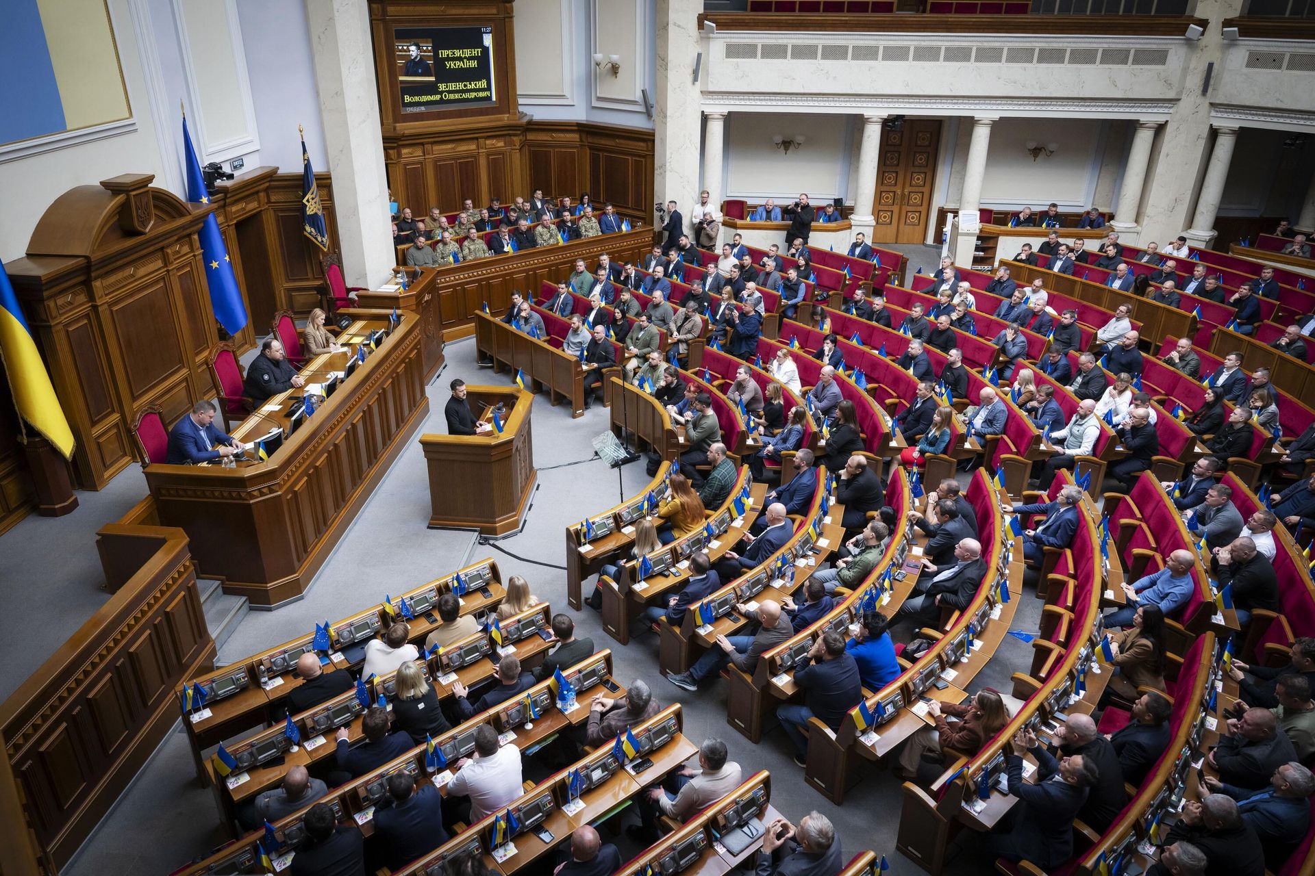 Владимир Зеленский во время выступления в Верховной раде Украины Владимир Зеленский во время выступления в Верховной раде Украины - РИА Новости, 1920, 18.04.2025