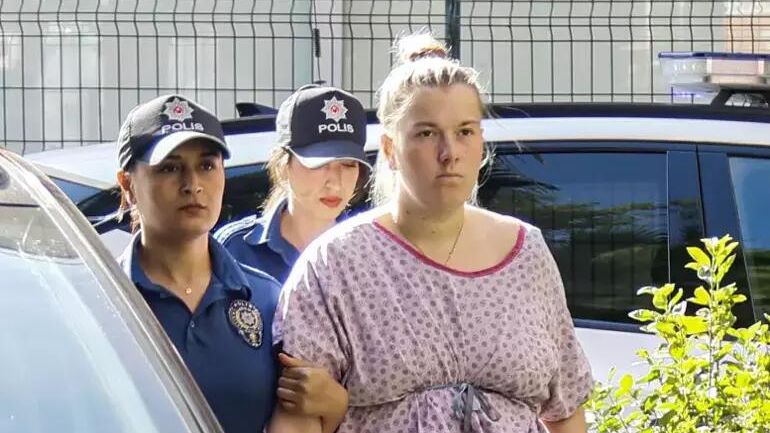 Задержанная в Турции Екатерина Бурнашкина Задержанная в Турции Екатерина Бурнашкина - РИА Новости, 1920, 24.11.2025