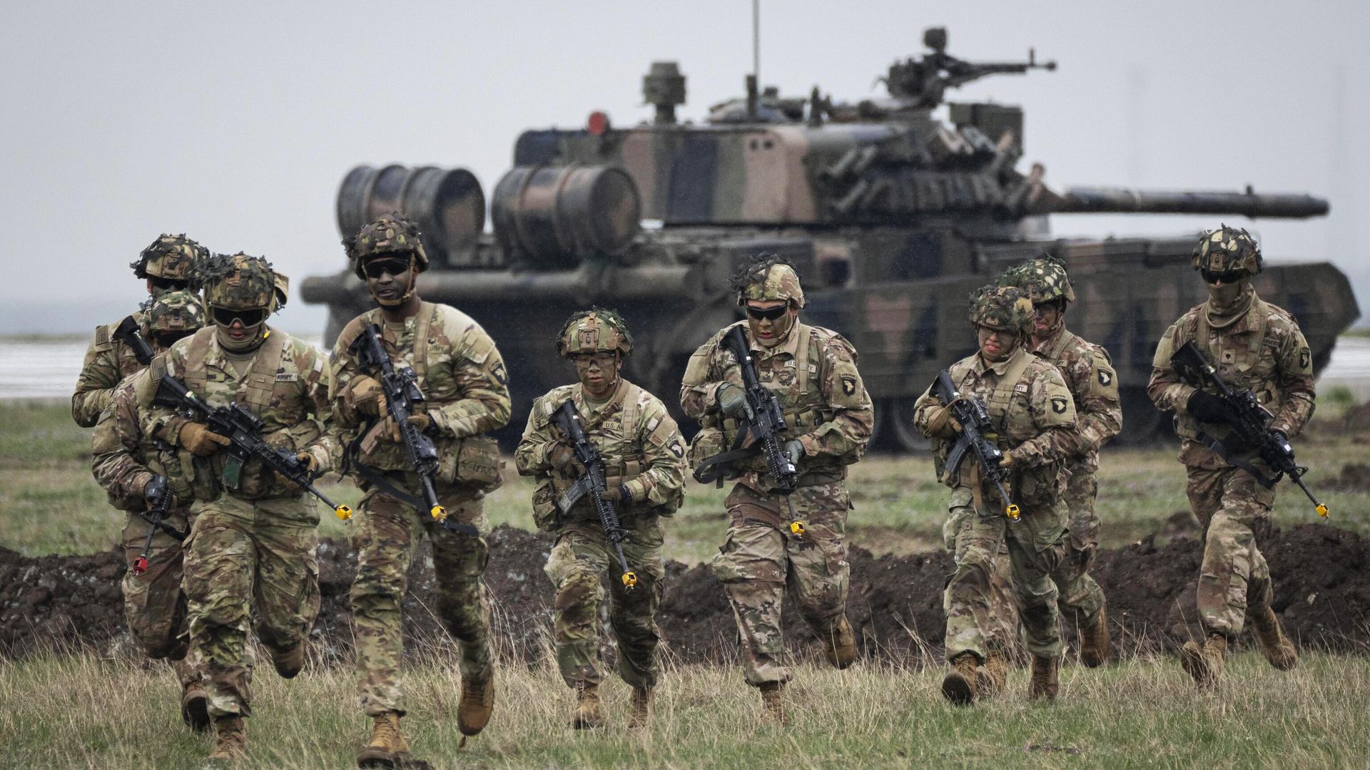 Американские военные во время учения НАТО Американские военные во время учения НАТО - РИА Новости, 1920, 16.10.2024