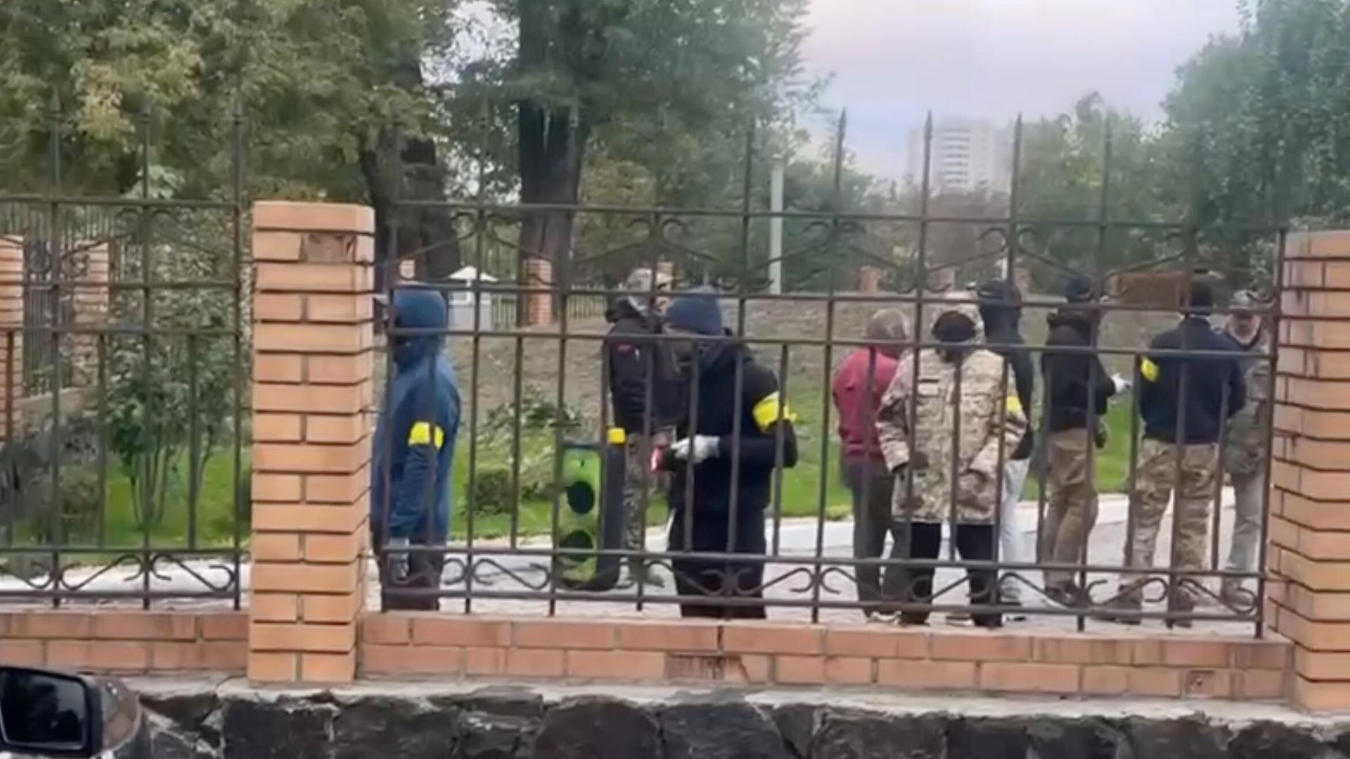 Попытка захвата Михайловского кафедрального собора УПЦ в Черкассах, Украина. Кадр видео Попытка захвата Михайловского кафедрального собора УПЦ в Черкассах, Украина. Кадр видео - РИА Новости, 1920, 17.10.2024