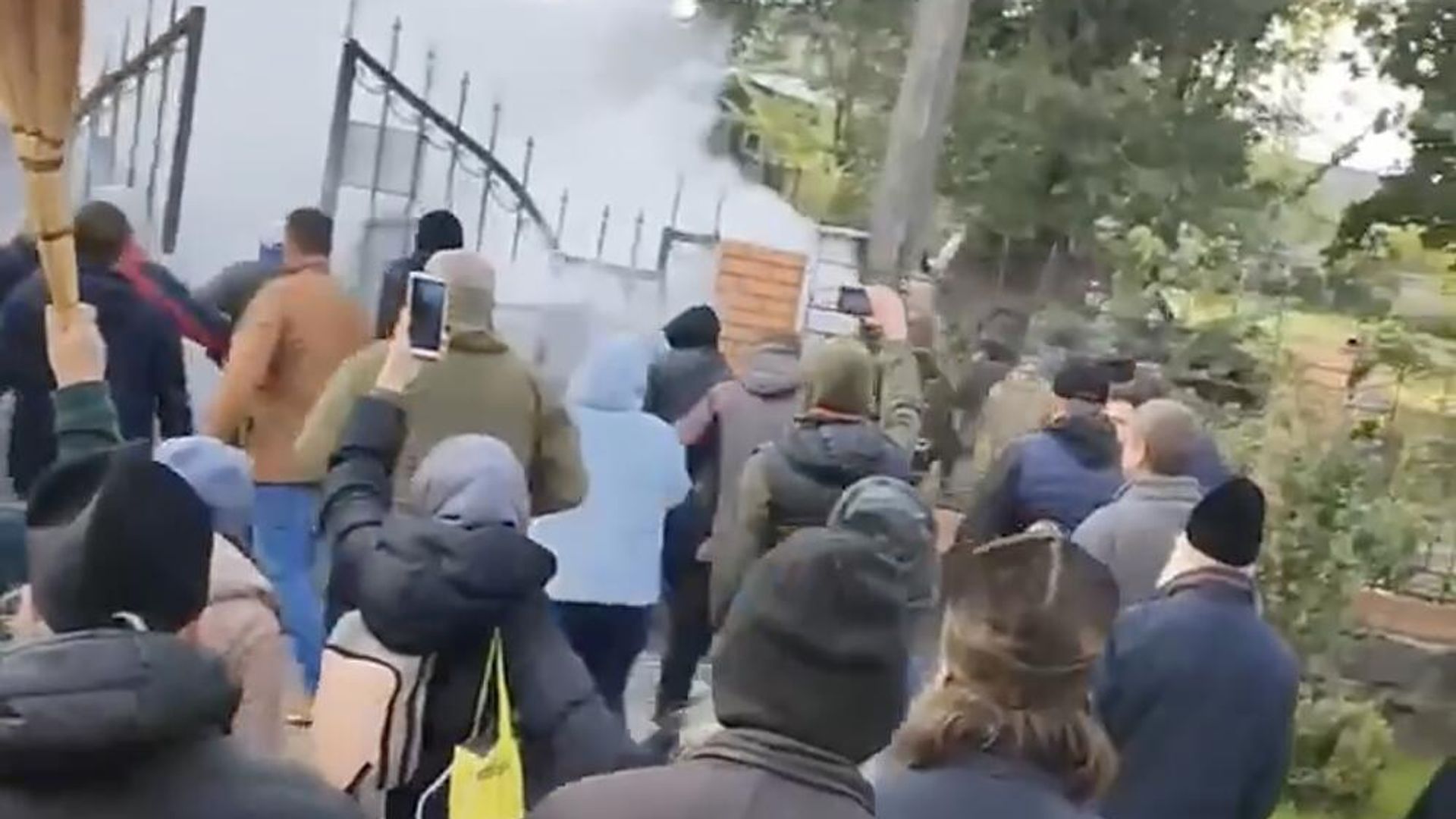 Повторный штурм Архангело-Михайловского собора в Черкассах Повторный штурм Архангело-Михайловского собора в Черкассах - РИА Новости, 1920, 17.10.2024