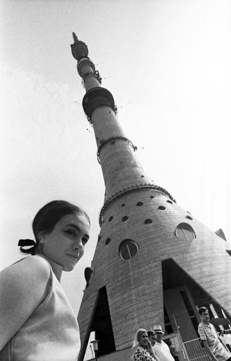 Игорь Кошельков. Останкинская телебашня.
Москва. 1969 год Игорь Кошельков. Останкинская телебашня.
Москва. 1969 год