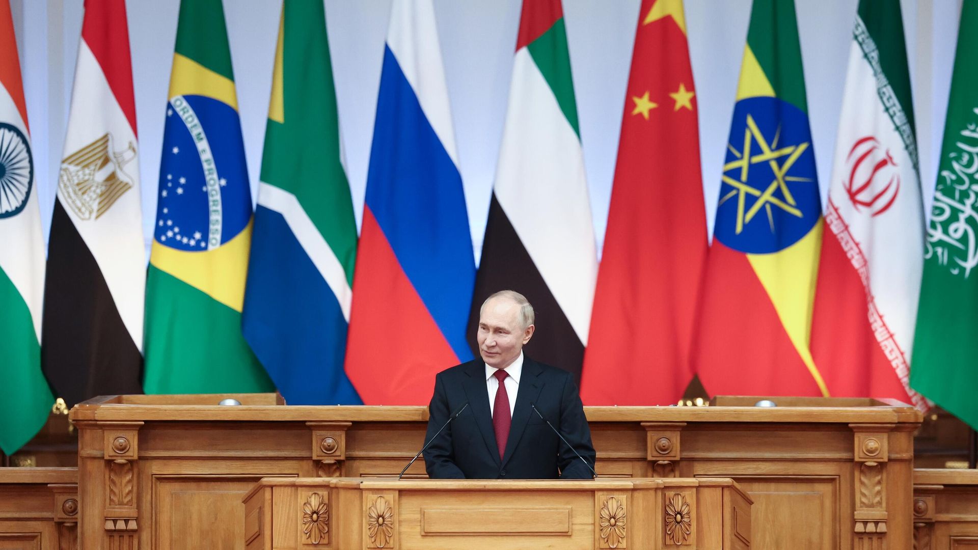 Президент России Владимир Путин Президент России Владимир Путин - РИА Новости, 1920, 18.10.2024