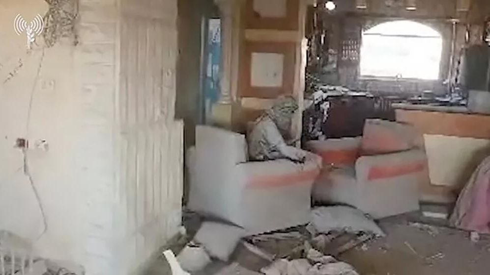 Кадр видео с лидером палестинского движения ХАМАС Яхьей Синваром Кадр видео с лидером палестинского движения ХАМАС Яхьей Синваром - РИА Новости, 1920, 19.10.2024