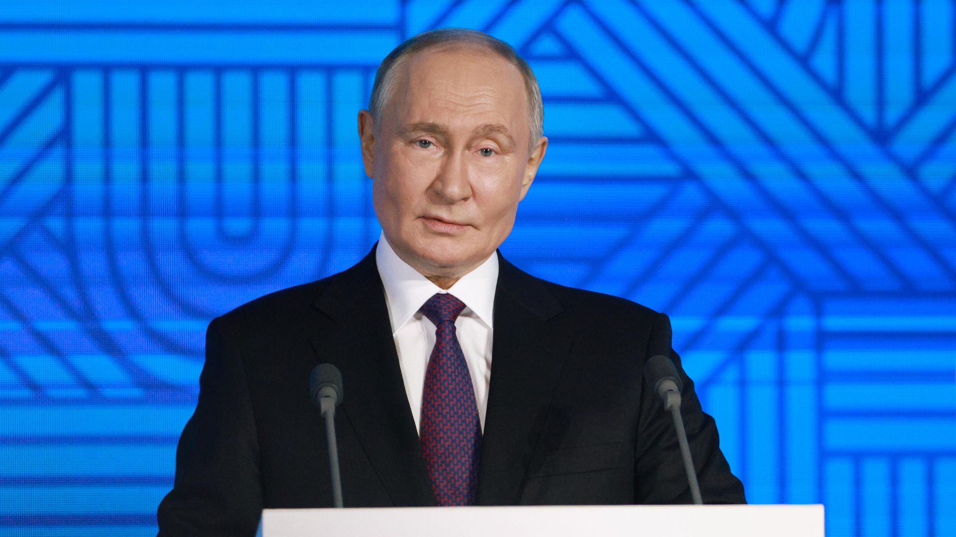 Президент РФ Владимир Путин на пленарном заседании Делового форума БРИКС в Москве Президент РФ Владимир Путин на пленарном заседании Делового форума БРИКС в Москве - РИА Новости, 1920, 18.10.2024