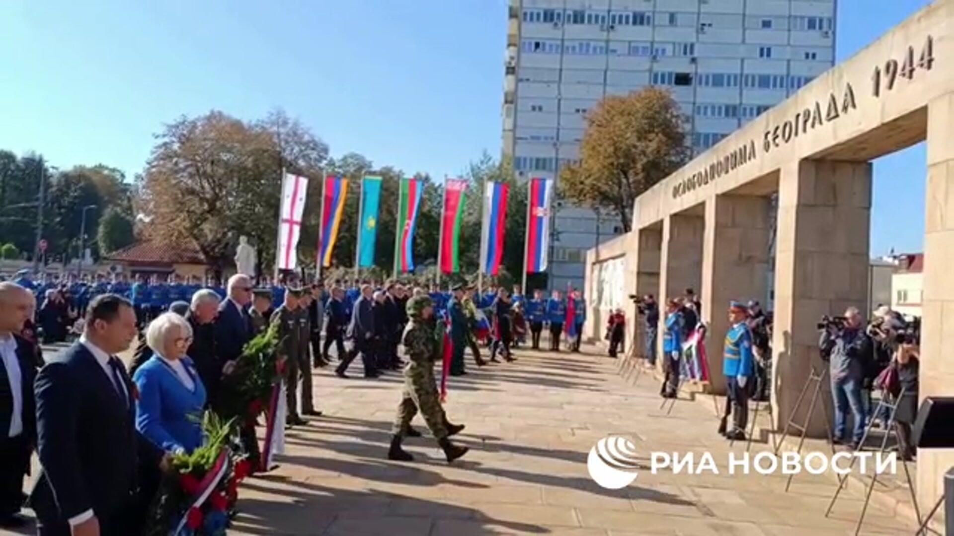 Возложение венков к памятнику погибшим советским воинам в Сербии Возложение венков к памятнику погибшим советским воинам в Сербии - РИА Новости, 1920, 20.10.2024