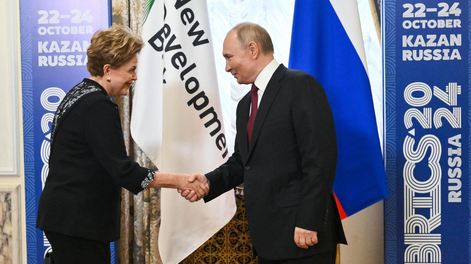 Президент РФ Владимир Путин и президент Нового банка развития БРИКС Дилма Руссефф во время встречи в рамках XVI саммита БРИКС в Казани Президент РФ Владимир Путин и президент Нового банка развития БРИКС Дилма Руссефф во время встречи в рамках XVI саммита БРИКС в Казани - РИА Новости, 1920, 22.10.2024