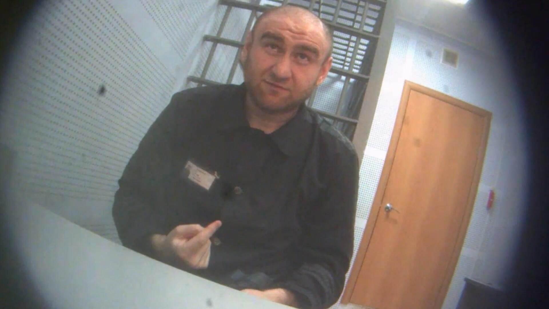 Экс-сенатор Арашуков предлагает взятку в колонии Экс-сенатор Арашуков предлагает взятку в колонии - РИА Новости, 1920, 22.10.2024